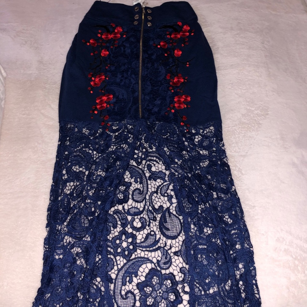 Lace half skirt